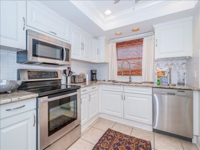 Boca Grande Two Bedroom Condo Sleeps 6 - Steps to the Beach