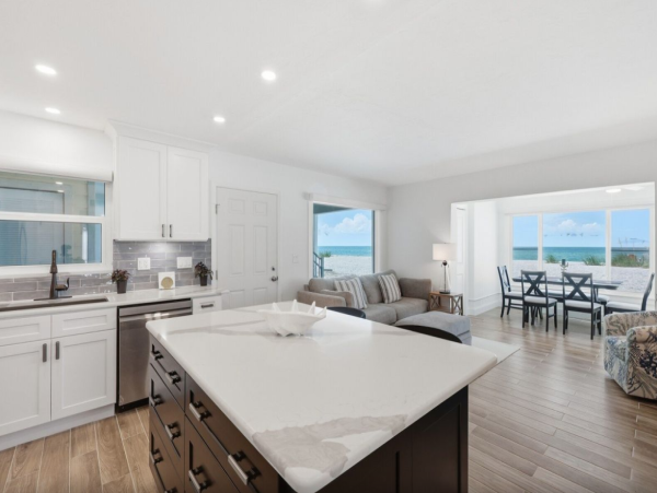 Luxury Ground Level Beachfront Condo in Boca Grande - Perfect Island Retreat