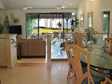 Open plan living & dining areas