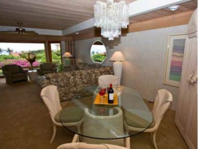 Open plan living & dining areas