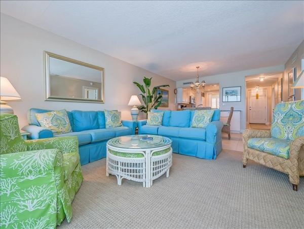 Full Gulf Front Sea Oats Condo Beautifully decorated