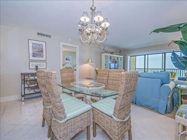 Full Gulf Front Sea Oats Condo Beautifully decorated