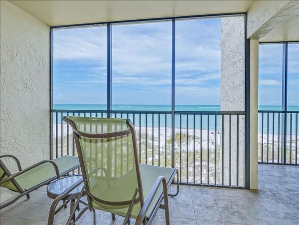 Full Gulf Front Sea Oats Condo Beautifully decorated