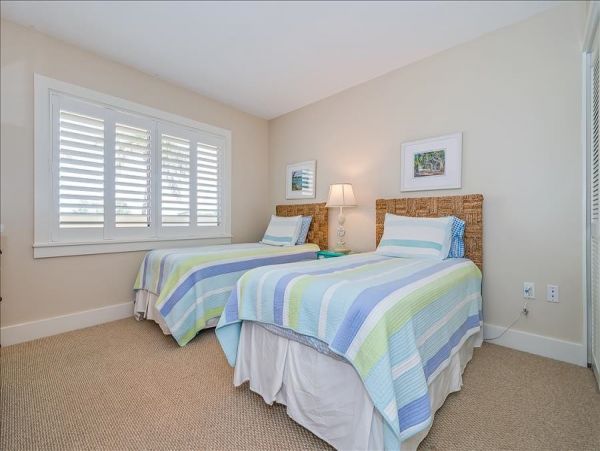 Full Gulf Front Sea Oats Condo Beautifully decorated