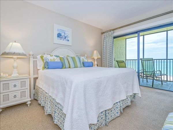 Full Gulf Front Sea Oats Condo Beautifully decorated
