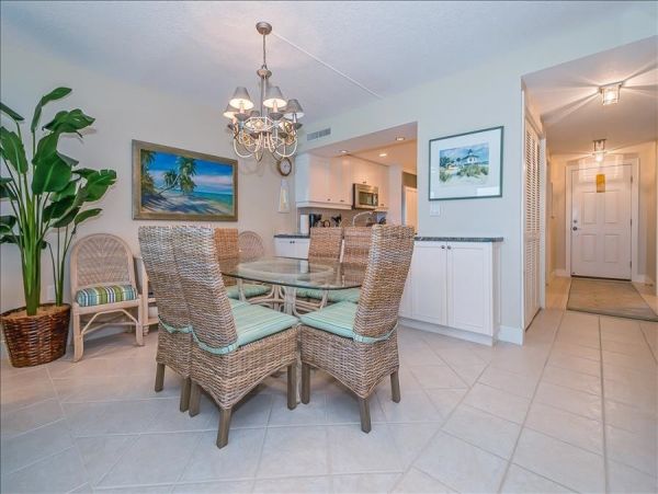 Full Gulf Front Sea Oats Condo Beautifully decorated