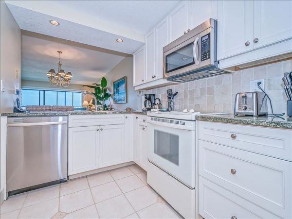 Full Gulf Front Sea Oats Condo Beautifully decorated