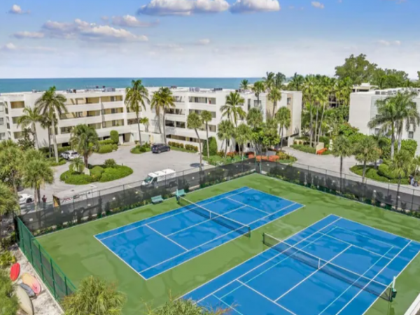Boca Grande Two Bedroom Vacation Condo Steps from Beach