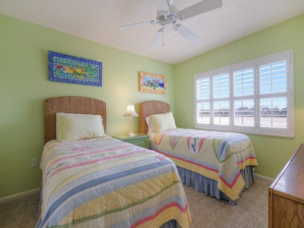Boca Grande Two Bedroom Vacation Condo Steps from Beach
