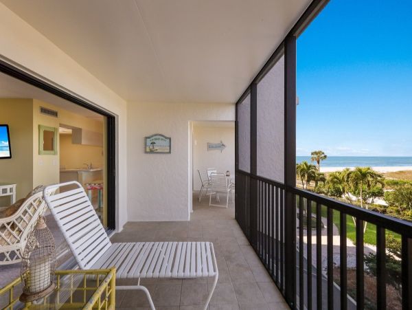 Boca Grande Two Bedroom Vacation Condo Steps from Beach