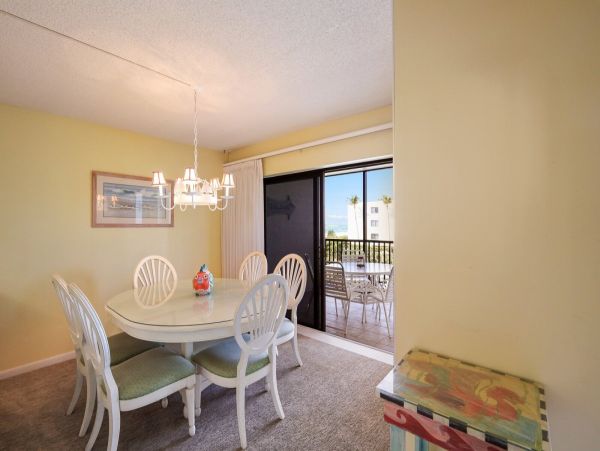 Boca Grande Two Bedroom Vacation Condo Steps from Beach