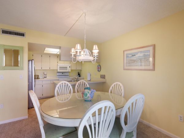 Boca Grande Two Bedroom Vacation Condo Steps from Beach