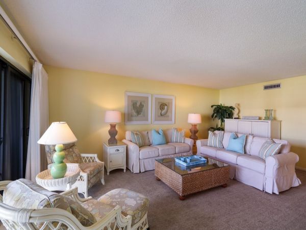 Boca Grande Two Bedroom Vacation Condo Steps from Beach