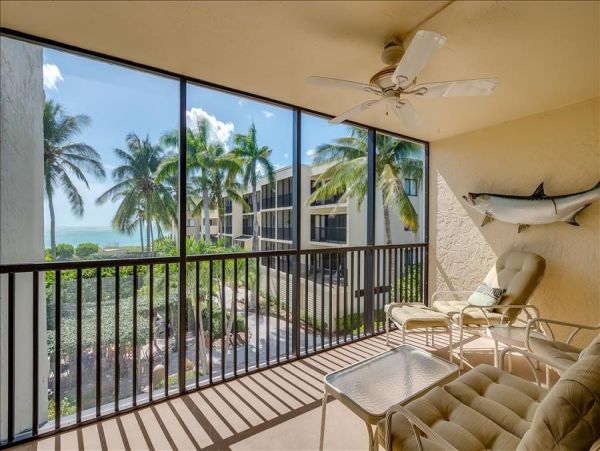 A Pretty Beachside Vacation Condo on Boca Grande Florida.