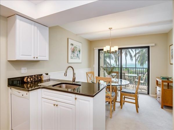 A Pretty Beachside Vacation Condo on Boca Grande Florida.