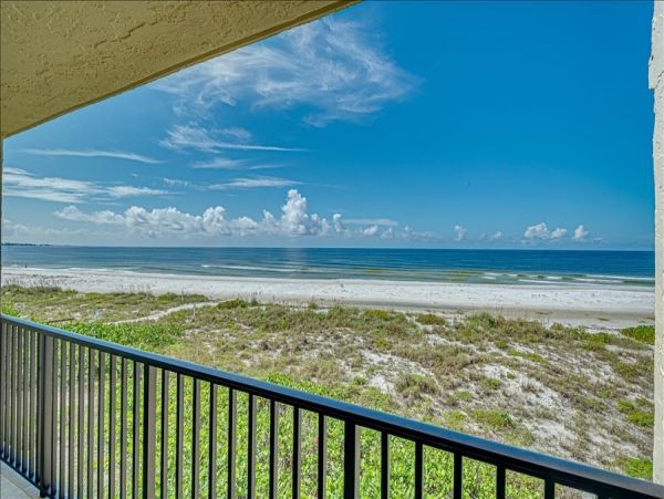 Boca Grande Beachfront Two-Bedroom Vacation Condo