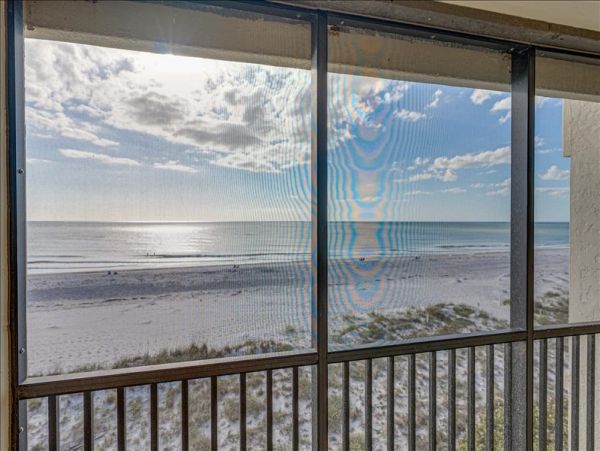 Beach-Front Boca Grande Condo with Private Balcony