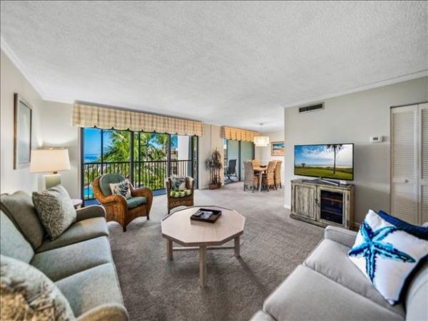 Boca Grande Beachfront Two Bedroom Vacation Condo Sleeps 6