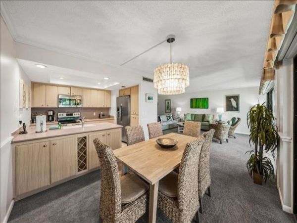 Boca Grande Beachfront Two Bedroom Vacation Condo Sleeps 6
