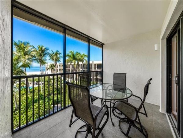 Boca Grande Beachfront Two Bedroom Vacation Condo Sleeps 6