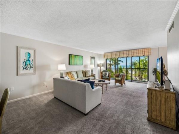 Boca Grande Beachfront Two Bedroom Vacation Condo Sleeps 6