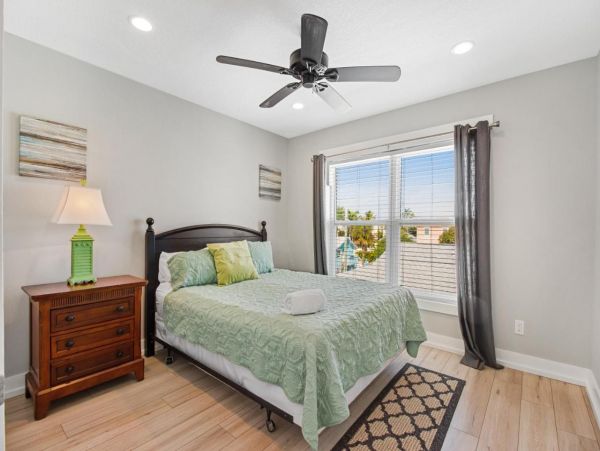 Amazing Rental Sleeps 12 Guests Bayfront Dream