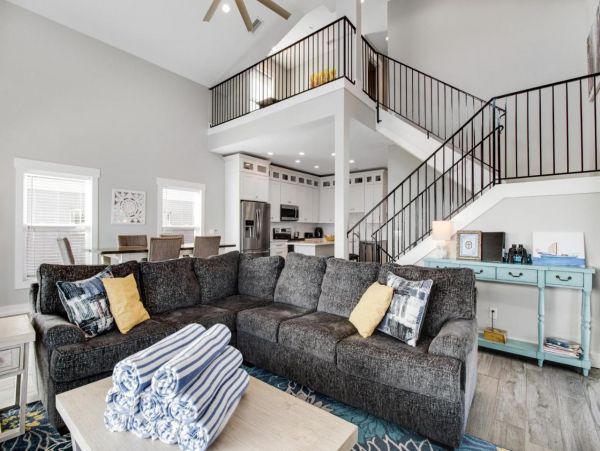Amazing Rental Sleeps 12 Guests Bayfront Dream