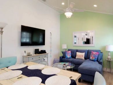 Private Pool Vacation Home Close to Beach & Dining