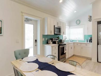 Private Pool Vacation Home Close to Beach & Dining