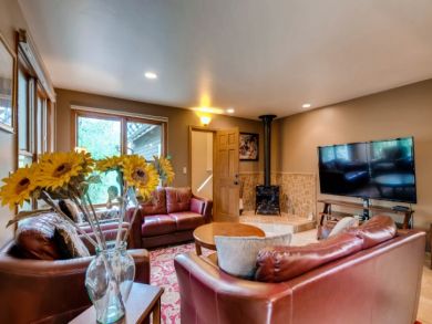 Luxury Six Bedroom Breckenridge Ski Accommodation