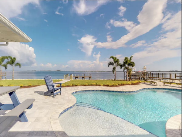 Three Bedroom Bayfront Vacation Rental in Holmes Beach