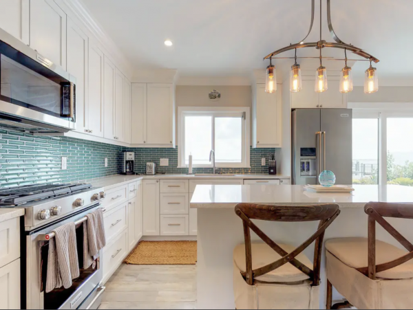 Three Bedroom Bayfront Vacation Rental in Holmes Beach