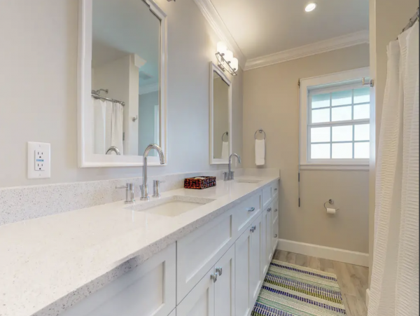 Three Bedroom Bayfront Vacation Rental in Holmes Beach