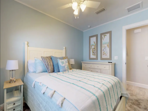 Three Bedroom Bayfront Vacation Rental in Holmes Beach
