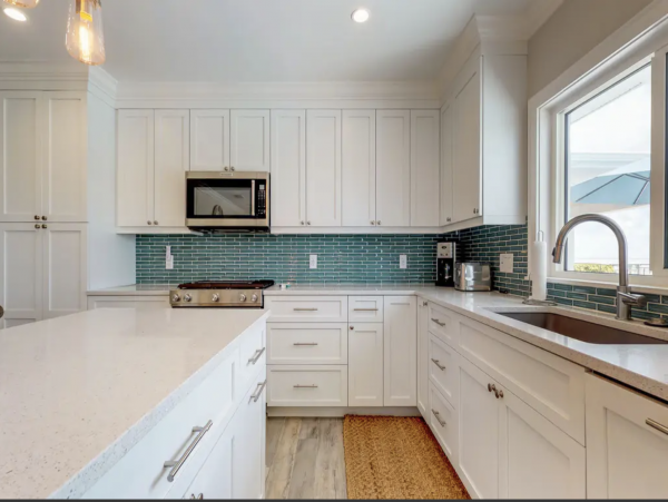 Three Bedroom Bayfront Vacation Rental in Holmes Beach