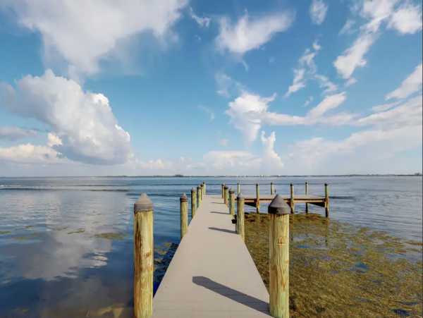 Three Bedroom Bayfront Vacation Rental in Holmes Beach
