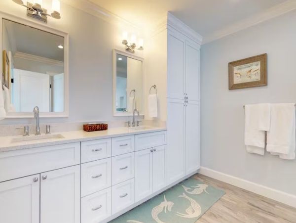 Three Bedroom Bayfront Vacation Rental in Holmes Beach