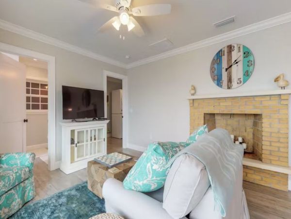 Three Bedroom Bayfront Vacation Rental in Holmes Beach