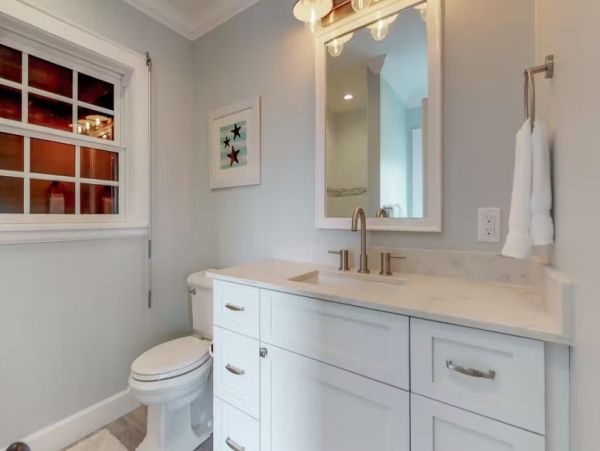 Three Bedroom Bayfront Vacation Rental in Holmes Beach