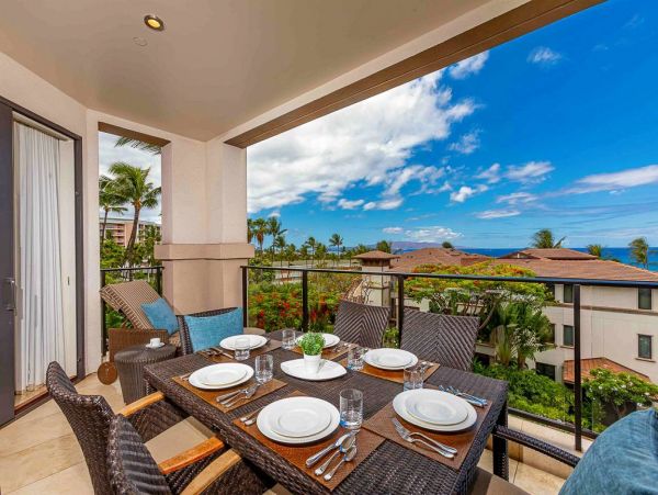 Luxury Maui Condo Elevator, Views Two Bedrooms Plus Separate Den Two Sofa Sleepers