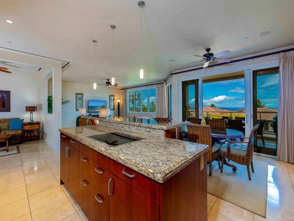 Luxury Maui Condo Elevator, Views Two Bedrooms Plus Separate Den Two Sofa Sleepers