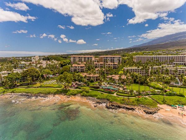 Luxury Maui Condo Elevator, Views Two Bedrooms Plus Separate Den Two Sofa Sleepers