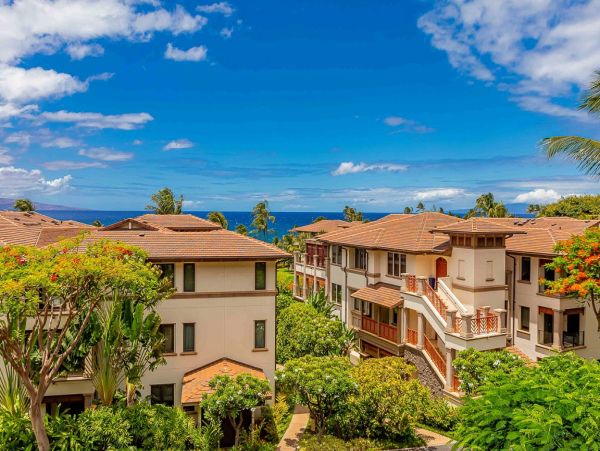 Luxury Maui Condo Elevator, Views Two Bedrooms Plus Separate Den Two Sofa Sleepers