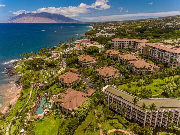 Luxury Maui Condo Elevator, Views Two Bedrooms Plus Separate Den Two Sofa Sleepers