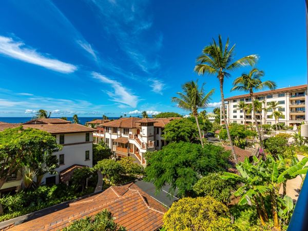 Luxury Maui Condo Elevator, Views Two Bedrooms Plus Separate Den Two Sofa Sleepers