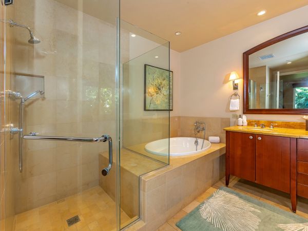 Luxury Maui Condo Elevator, Views Two Bedrooms Plus Separate Den Two Sofa Sleepers
