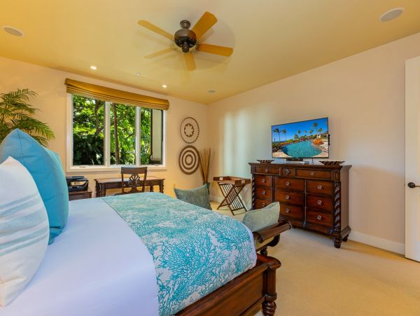 Luxury Maui Condo Elevator, Views Two Bedrooms Plus Separate Den Two Sofa Sleepers