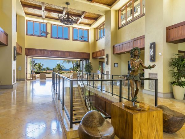 Luxury Maui Condo Elevator, Views Two Bedrooms Plus Separate Den Two Sofa Sleepers