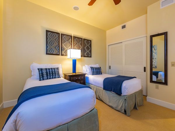 Luxury Maui Condo Elevator, Views Two Bedrooms Plus Separate Den Two Sofa Sleepers