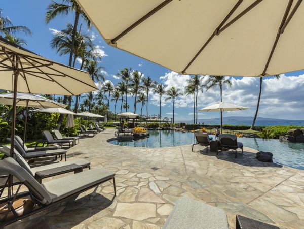 Luxury Maui Condo Elevator, Views Two Bedrooms Plus Separate Den Two Sofa Sleepers